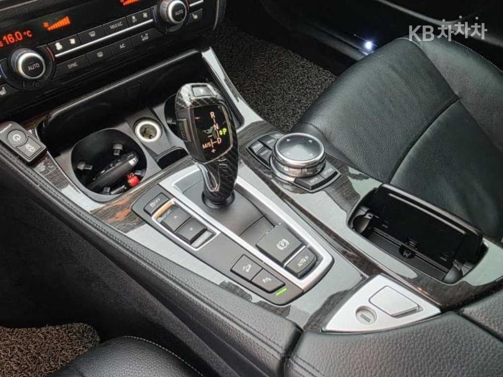 BMW Нов5 Серия520d xDrive F10 - 15