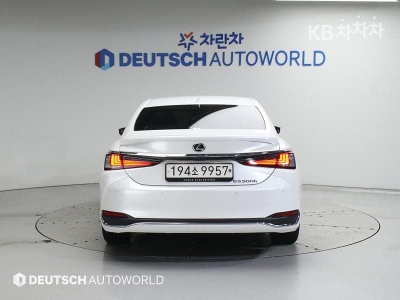 Lexus Нов 제너Рей (ван)션 ES300h Luxury+ - 4