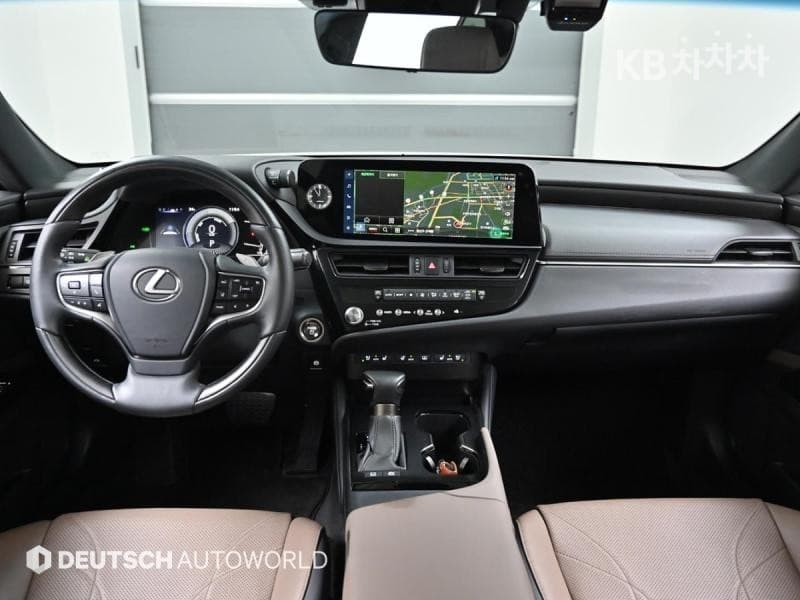 Lexus Нов 제너Рей (ван)션 ES300h Luxury+ - 7