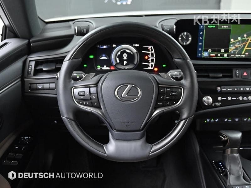 Lexus Нов 제너Рей (ван)션 ES300h Luxury+ - 11