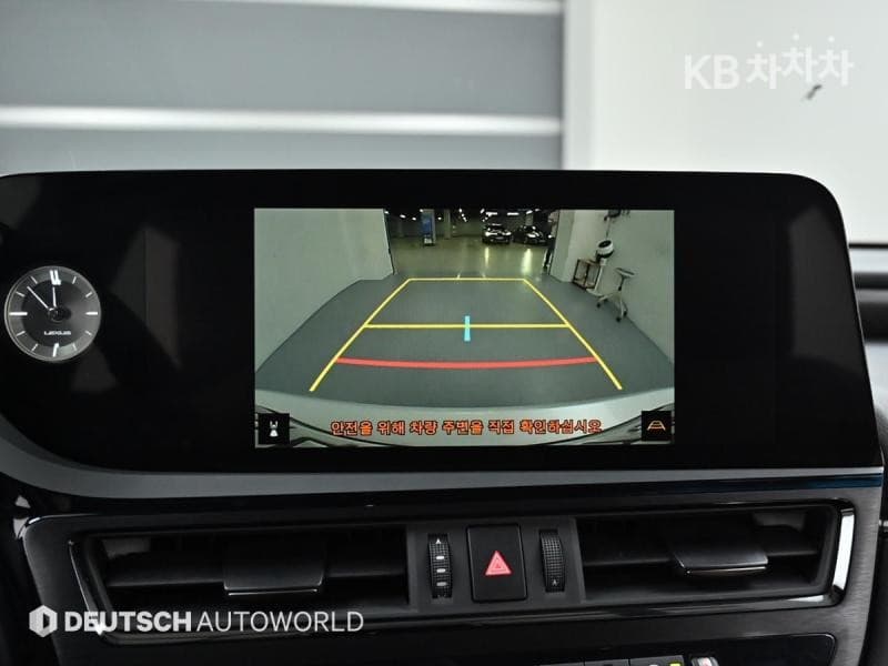 Lexus Нов 제너Рей (ван)션 ES300h Luxury+ - 15