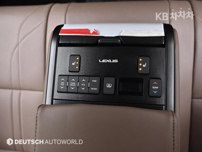 Lexus Нов 제너Рей (ван)션 ES300h Luxury+ - 18