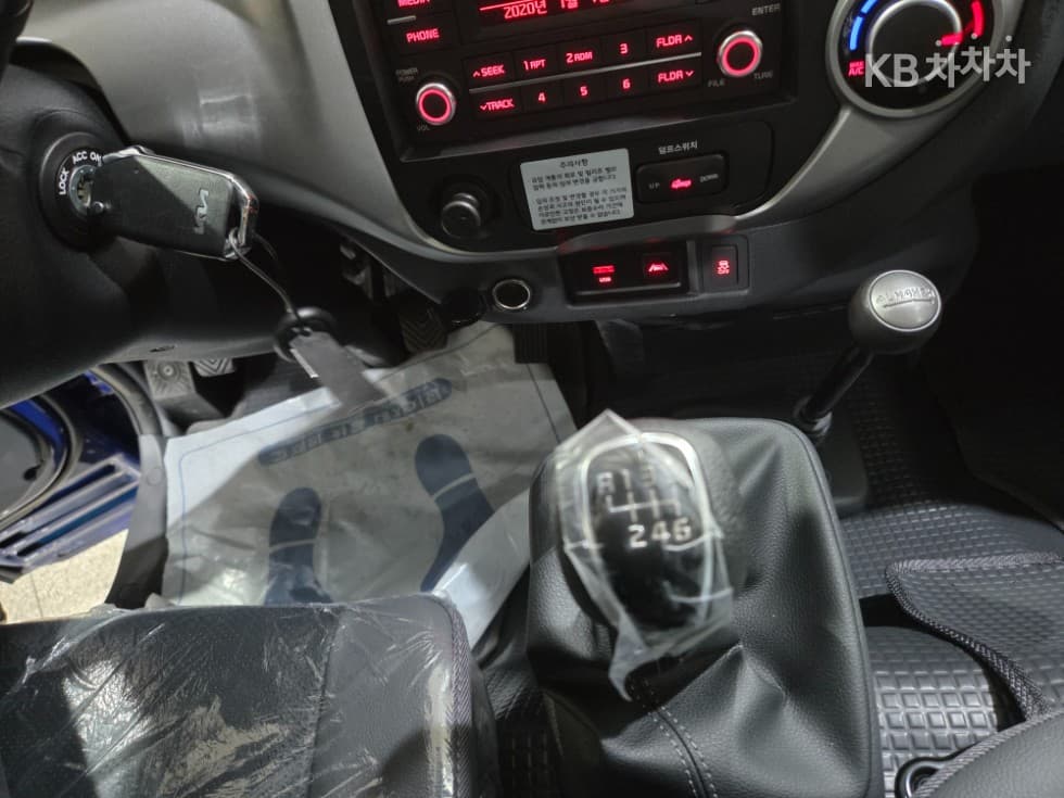 Киа The New (фейслифт) Бонго 3 (лек)덤프 1 тон 일반형 Королевска кабина 장축 4x4 GL - 12