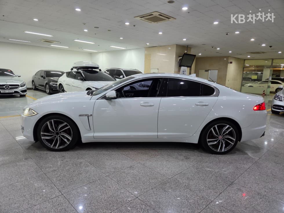 Jaguar New XF2.0 Лукс X250 - 3