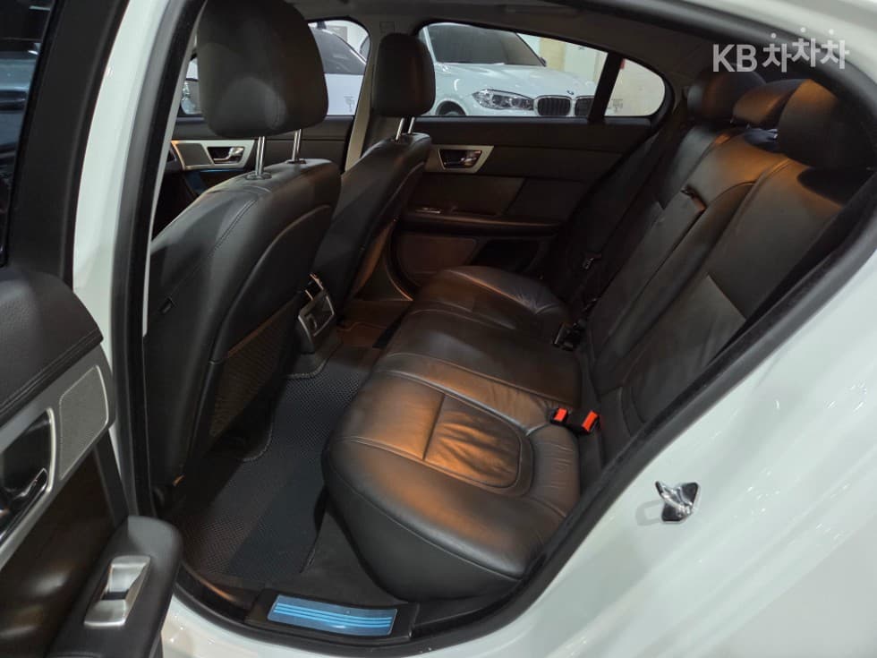 Jaguar New XF2.0 Лукс X250 - 7