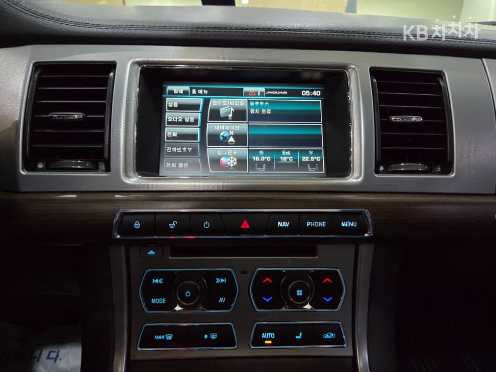 Jaguar New XF2.0 Лукс X250 - 11