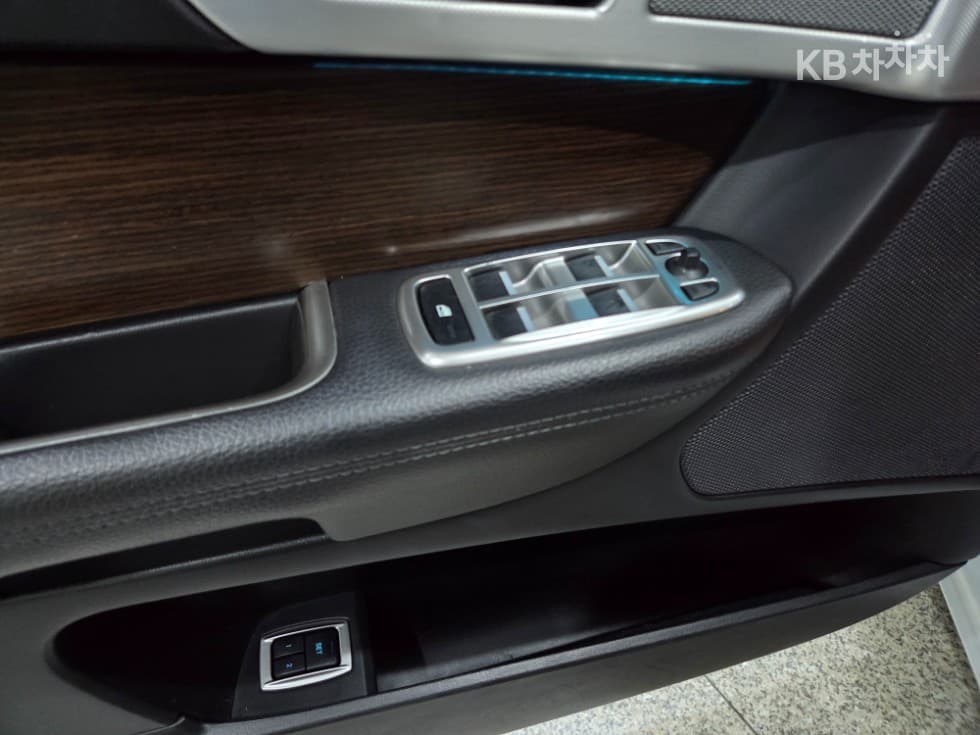 Jaguar New XF2.0 Лукс X250 - 15