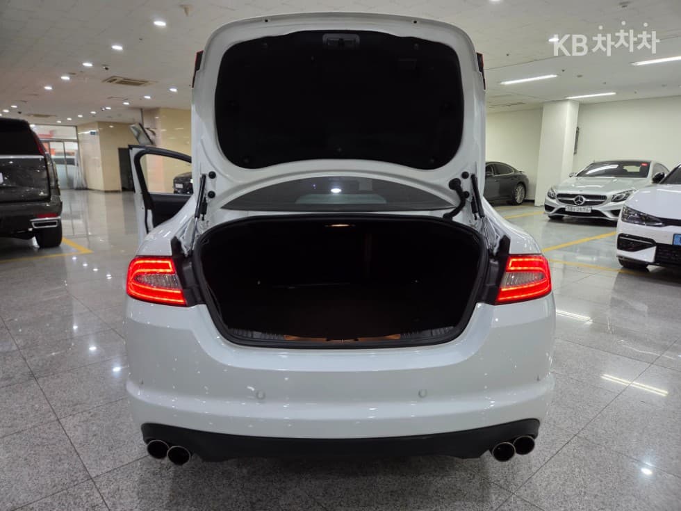 Jaguar New XF2.0 Лукс X250 - 19