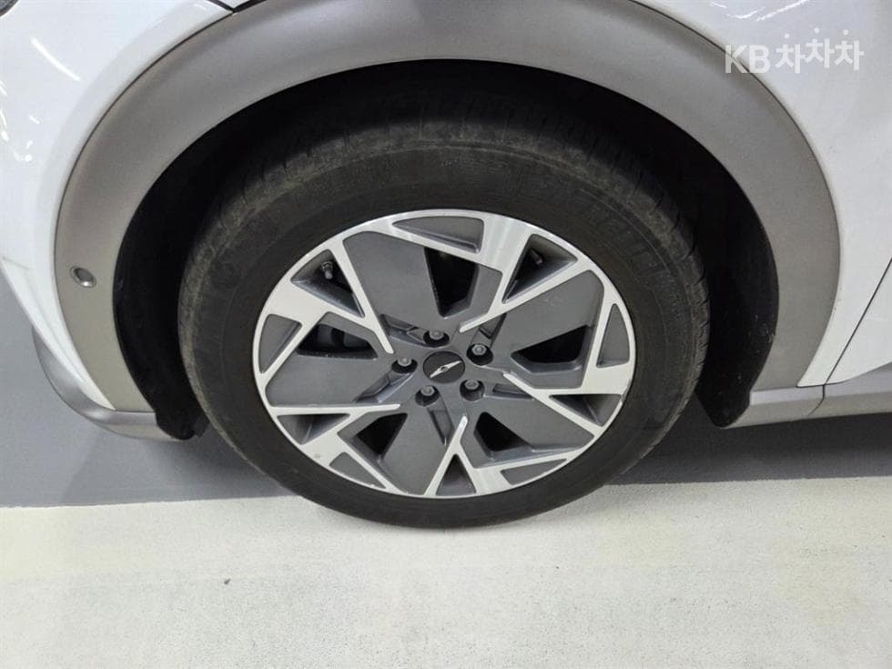 Дженезис GV60Стандартен 2WD Стандартен - 5