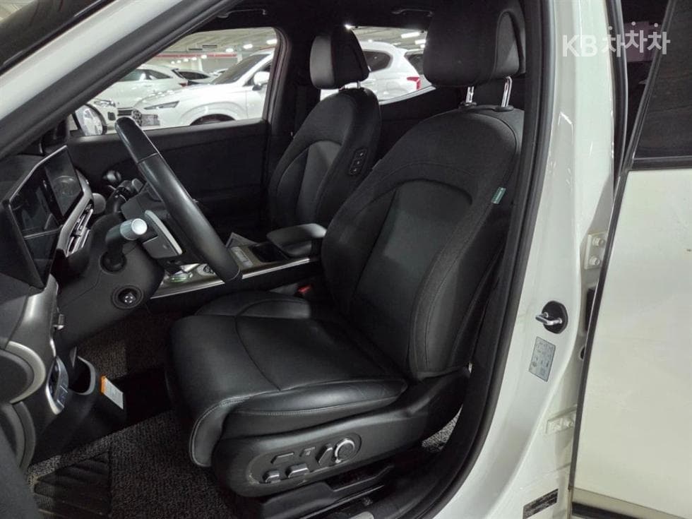 Дженезис GV60Стандартен 2WD Стандартен - 9