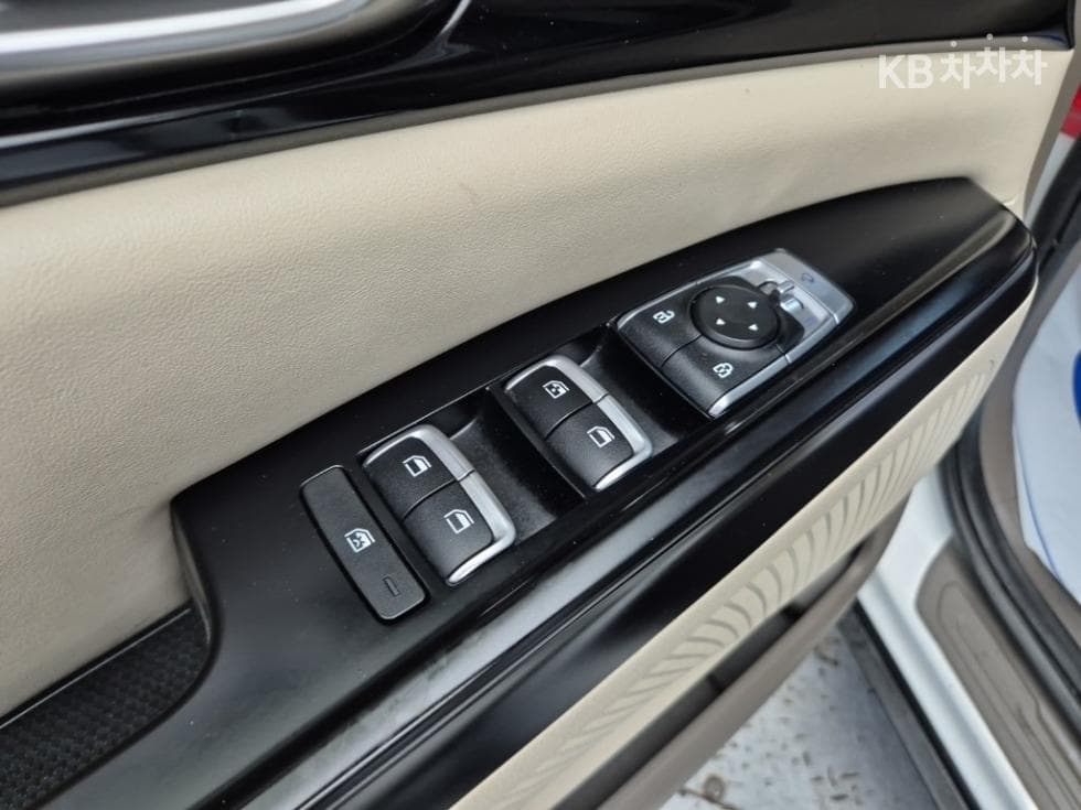 Киа Канивал 4-то поколениеG3.5 GDI 9-местен Престиж - 18