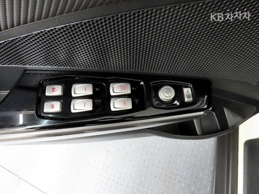 КейДжи Мобилити Тиволи Air2WD IX - 11