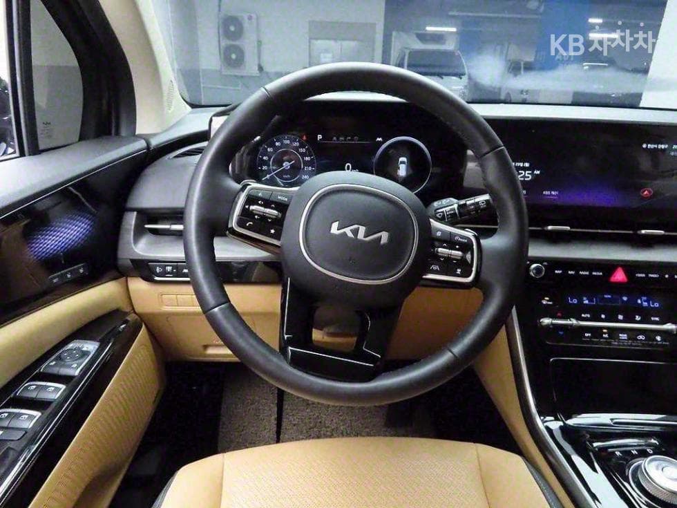 (384 views6679)Kia Carnival 4th Generation G3.5 GDI 9Passenger Signature - 7