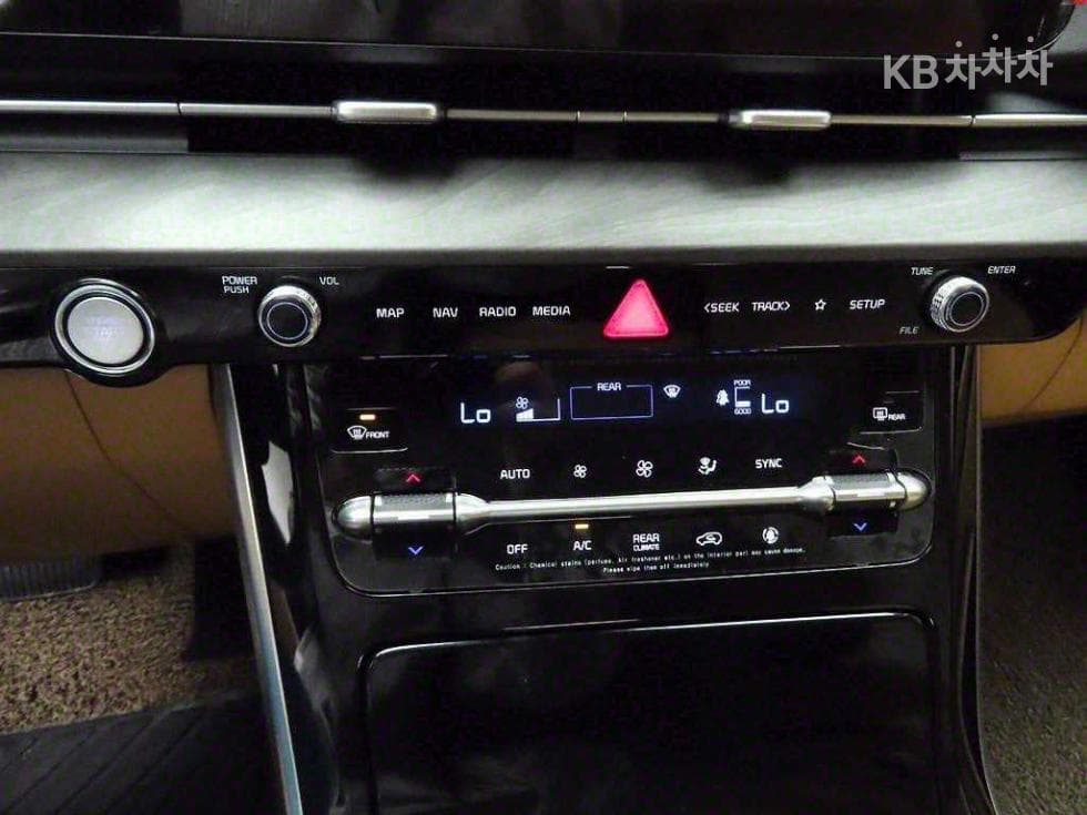 (384 views6679)Kia Carnival 4th Generation G3.5 GDI 9Passenger Signature - 9