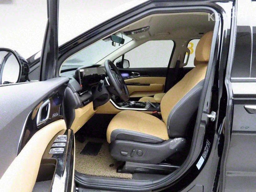 (384 views6679)Kia Carnival 4th Generation G3.5 GDI 9Passenger Signature - 12