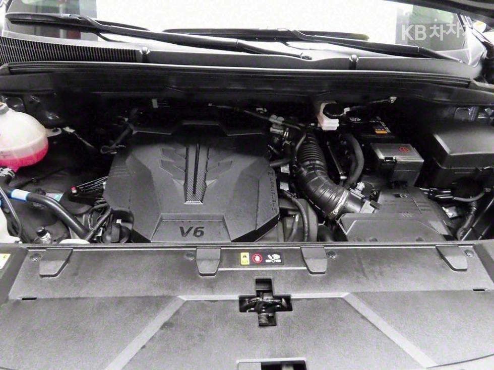 (384 views6679)Kia Carnival 4th Generation G3.5 GDI 9Passenger Signature - 20