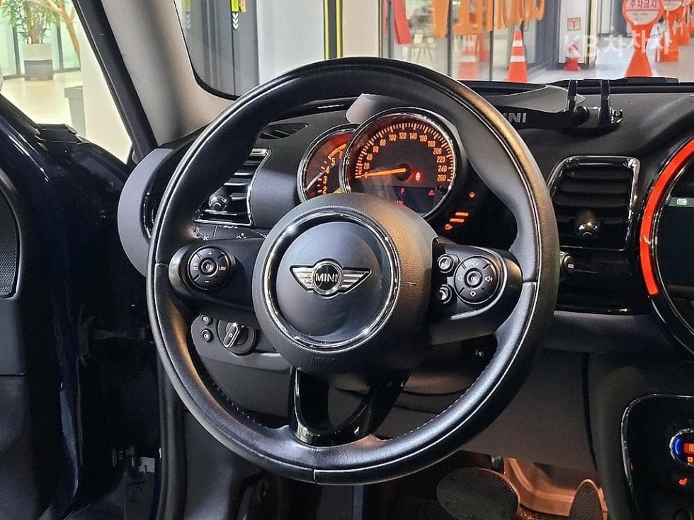 Mini 클럽맨 Second generation2.0 Cooper D High Trim - 9