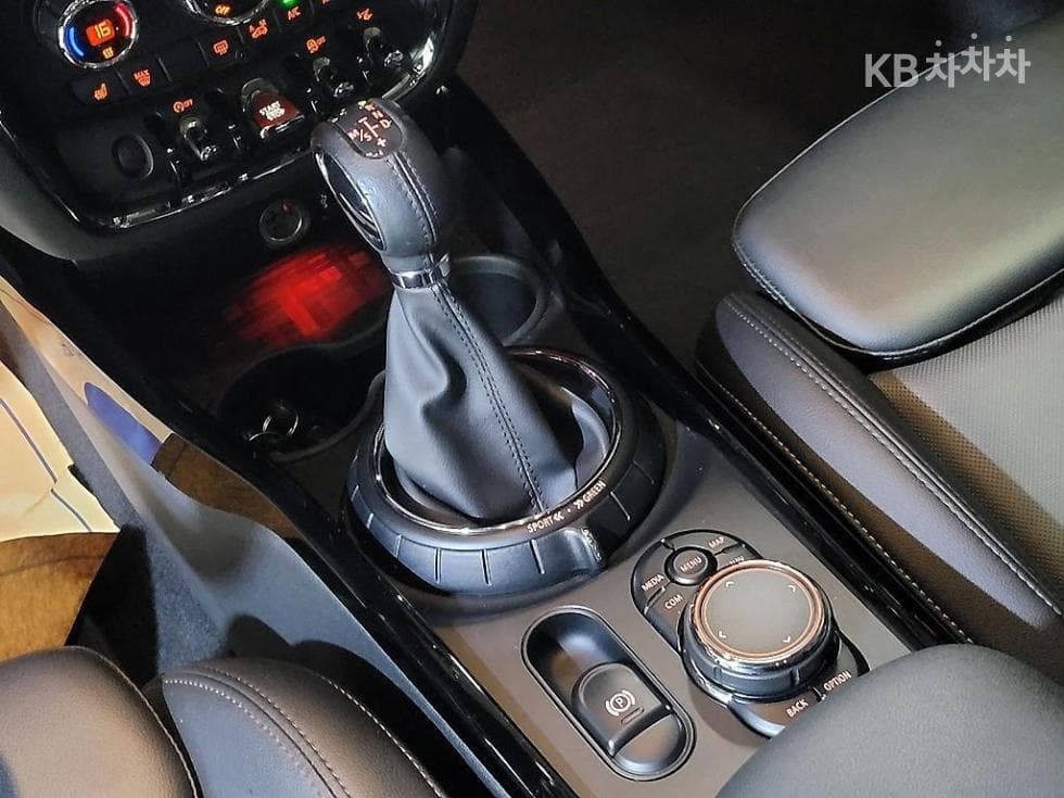 Mini 클럽맨 Second generation2.0 Cooper D High Trim - 12