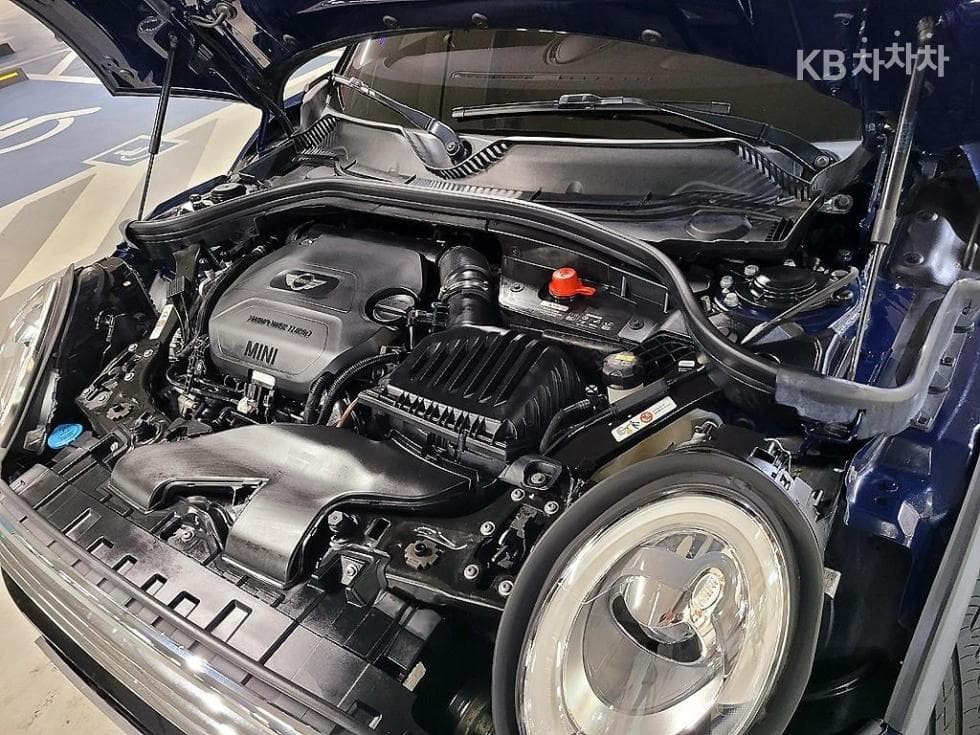 Mini 클럽맨 Second generation2.0 Cooper D High Trim - 18