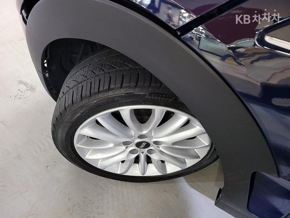 Mini 클럽맨 Second generation2.0 Cooper D High Trim - 19