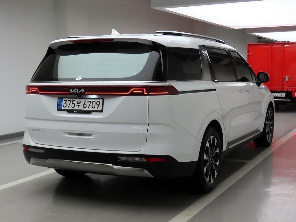 Kia Carnival 4th Generation G3.5 GDI 9-Passenger Signature - Image 4
