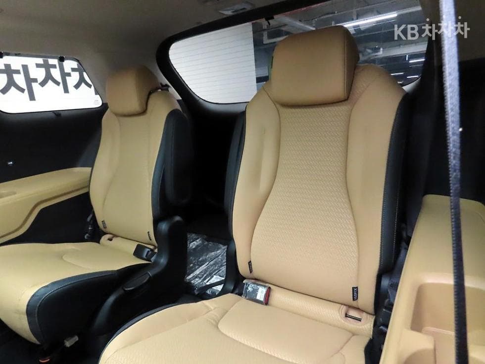 (375Part 6709)Kia Carnival 4th Generation G3.5 GDI 9 Passenger Signature - 8