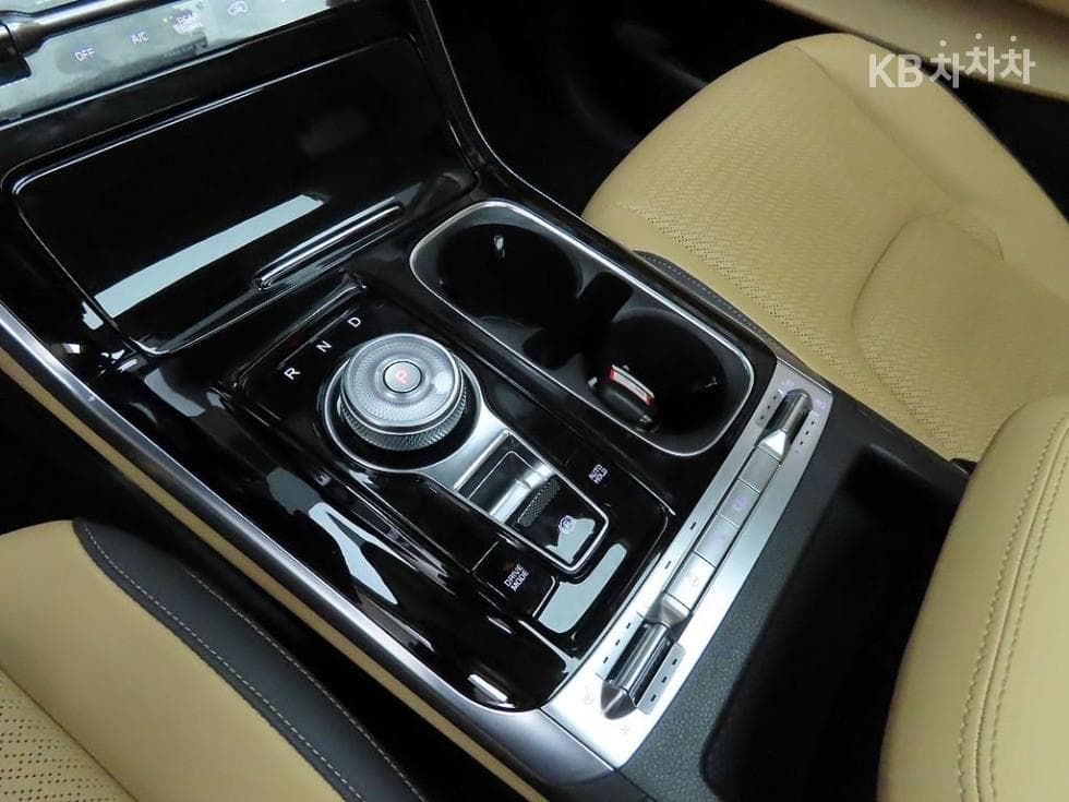 (375Part 6709)Kia Carnival 4th Generation G3.5 GDI 9 Passenger Signature - 12