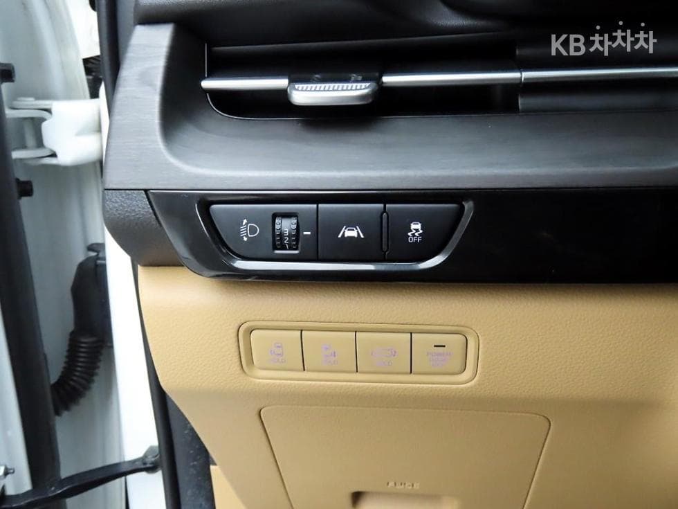 (375Part 6709)Kia Carnival 4th Generation G3.5 GDI 9 Passenger Signature - 13