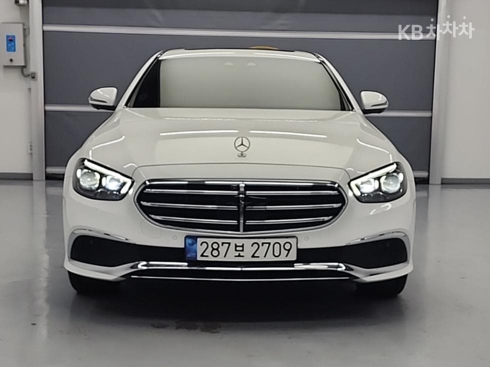 Mercedes-Benz E-Class (W213) E220d 4MATIC Exclusive - Image 2