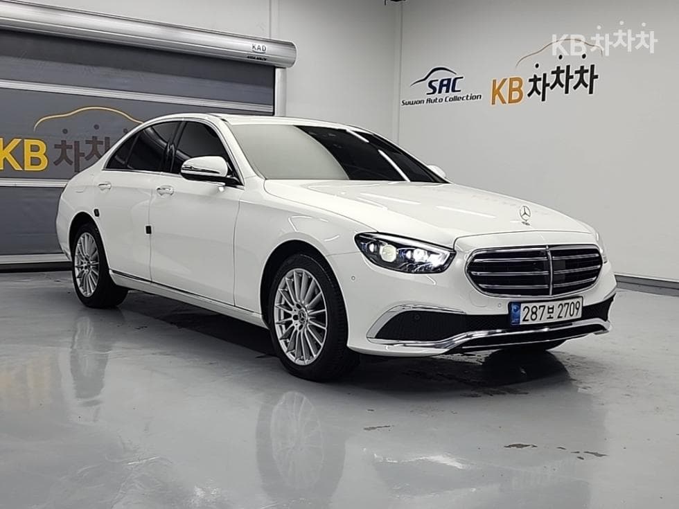 Mercedes-Benz E-Class (W213) E220d 4MATIC Exclusive - Image 4