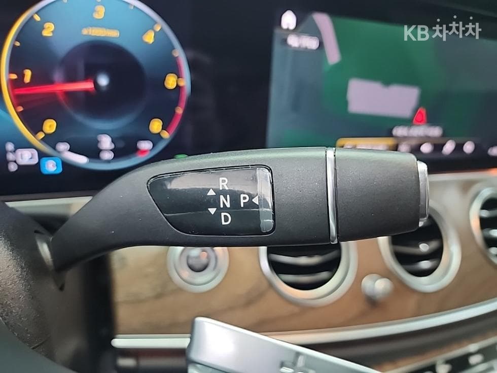 (287bo2709)Mercedes-Benz E-Class (W213)E220d 4MATIC Exclusive - 8