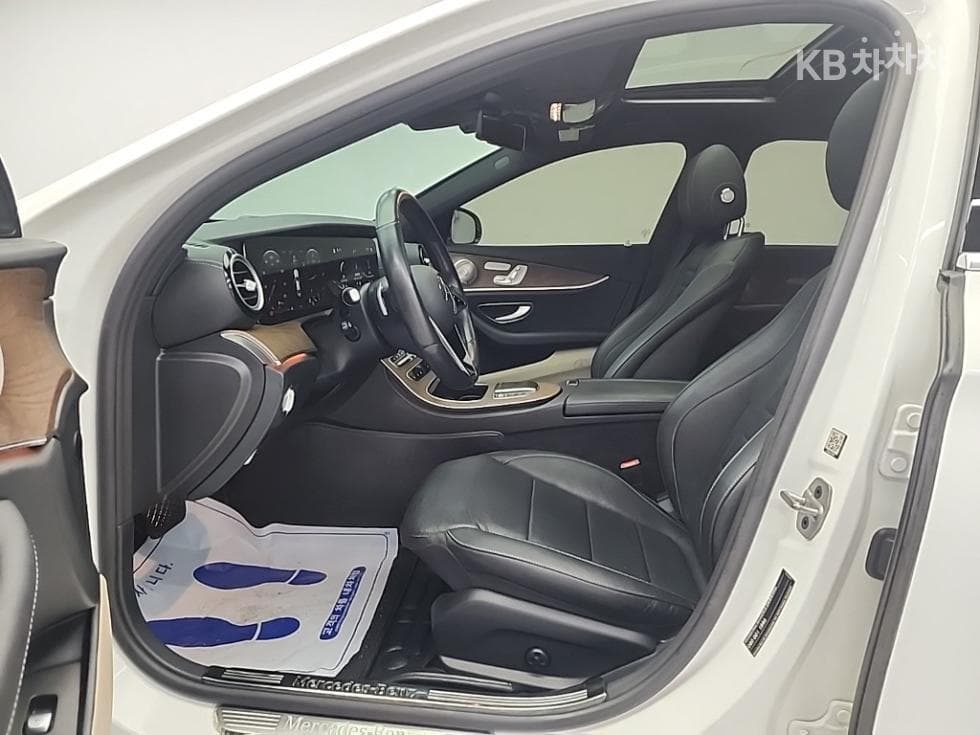 (287bo2709)Mercedes-Benz E-Class (W213)E220d 4MATIC Exclusive - 11