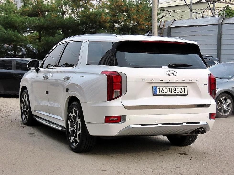 Hyundai Palisade 2.2 Diesel 7-Passenger Calligraphy - Image 3