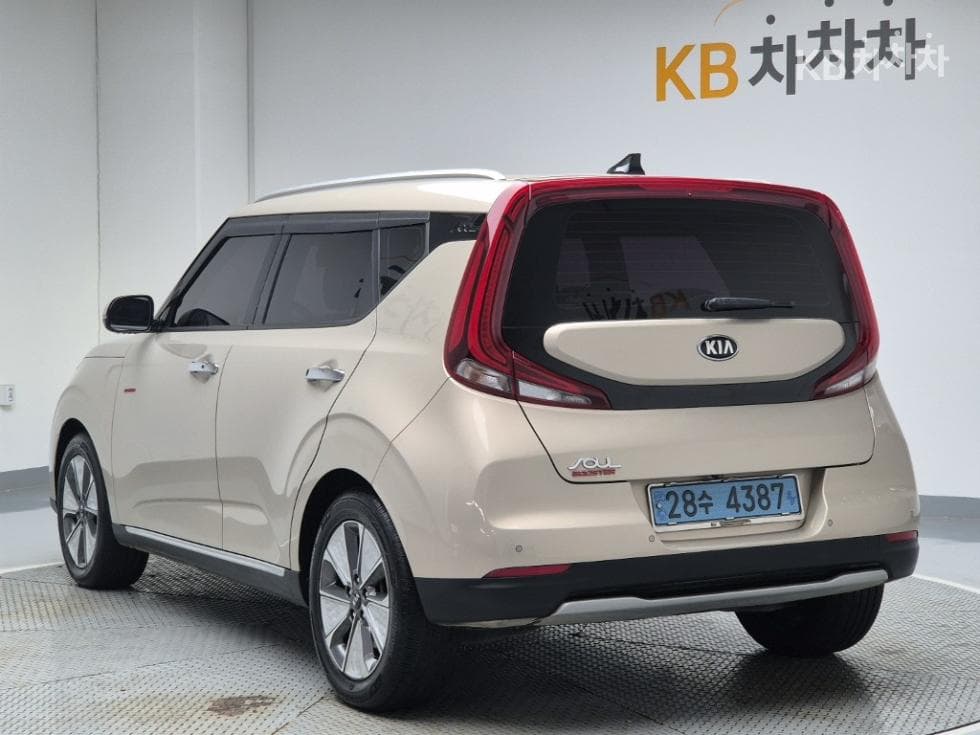 Kia Soul Booster EV EV Noblesse - Image 2