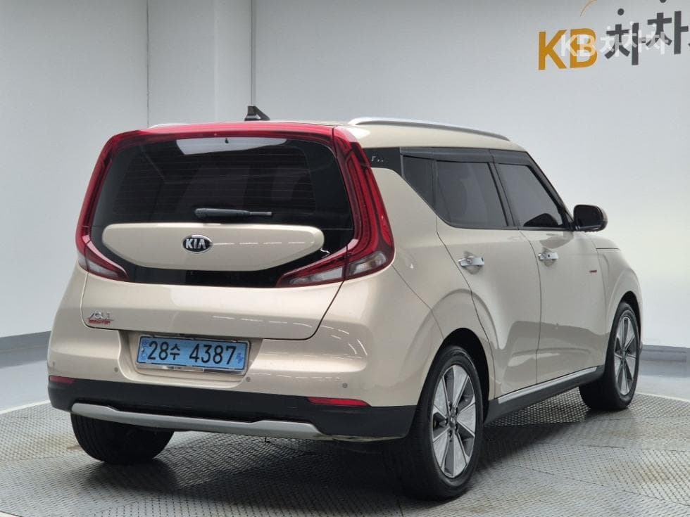 Kia Soul Booster EV EV Noblesse - Image 3