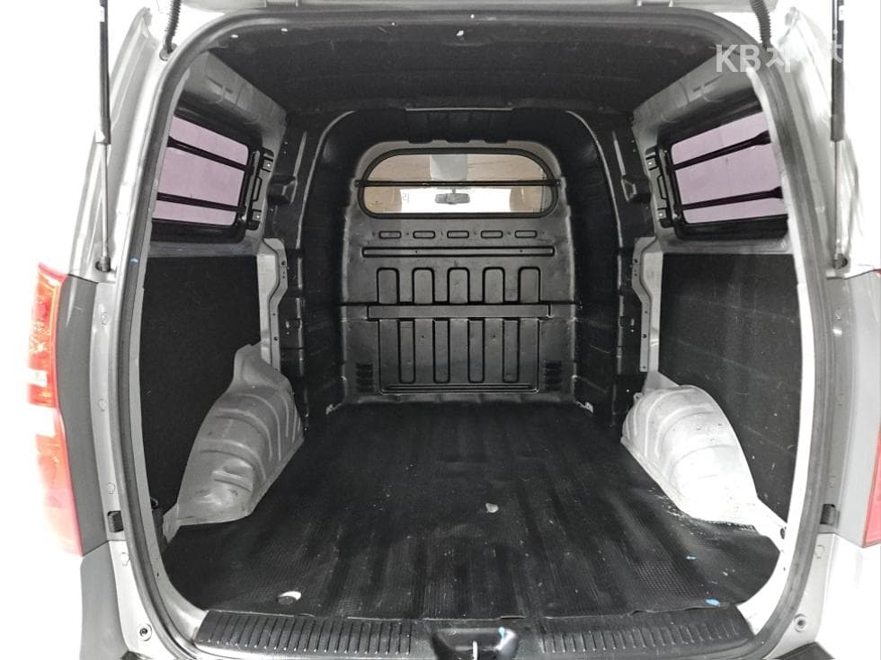 (91M0565)Hyundai The New Grand Starex Van 5 Passenger Style - 14