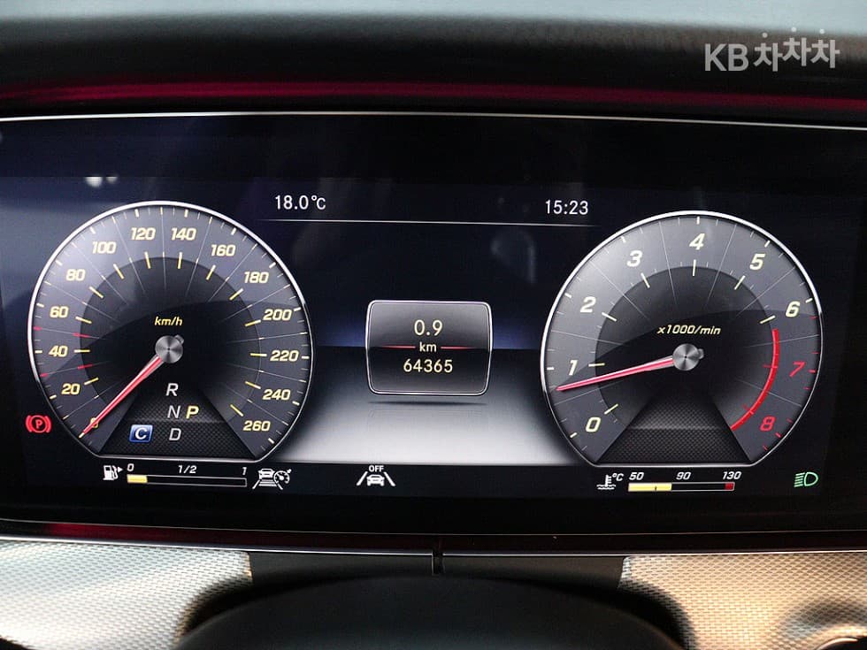 (264bo3555)Mercedes-Benz E-Class (W213)E300 4Matic AMG Line - 6