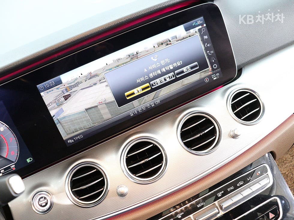 (264bo3555)Mercedes-Benz E-Class (W213)E300 4Matic AMG Line - 7