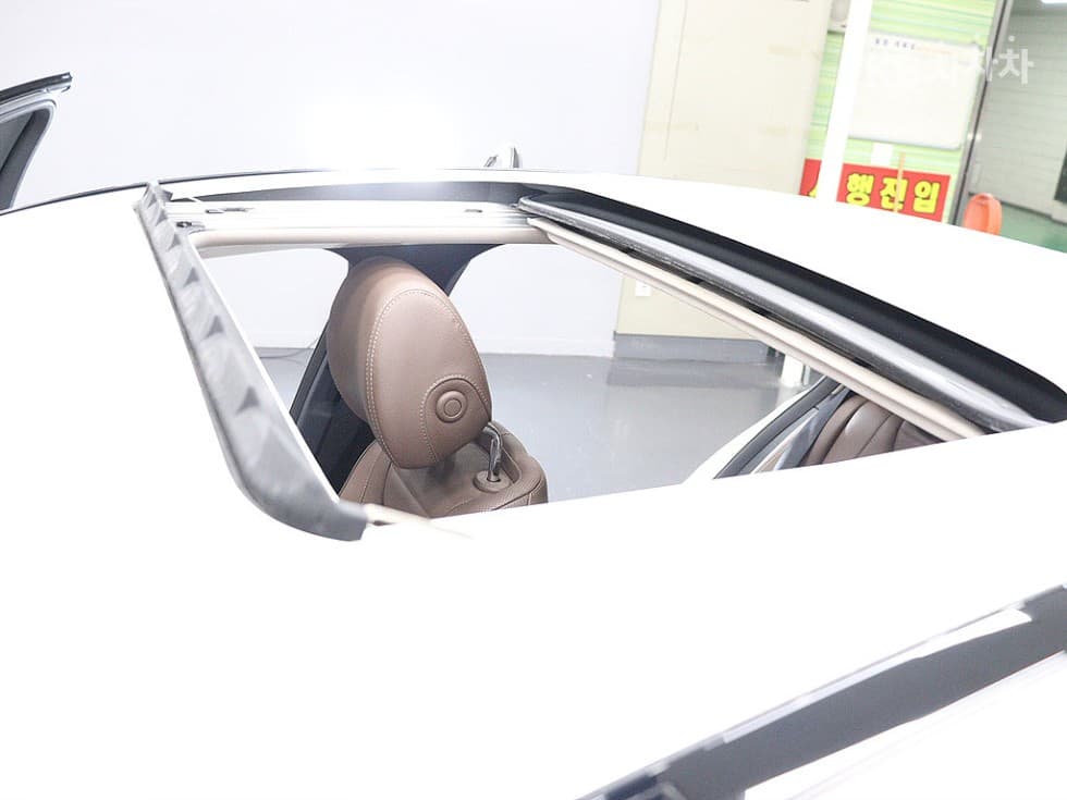 (264bo3555)Mercedes-Benz E-Class (W213)E300 4Matic AMG Line - 12