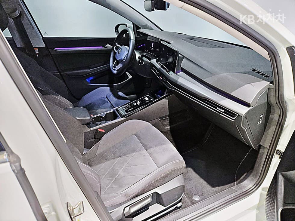 (361 of 7327)Volkswagen The Golf 8(MK8)2.0 TDI Prestige - 9