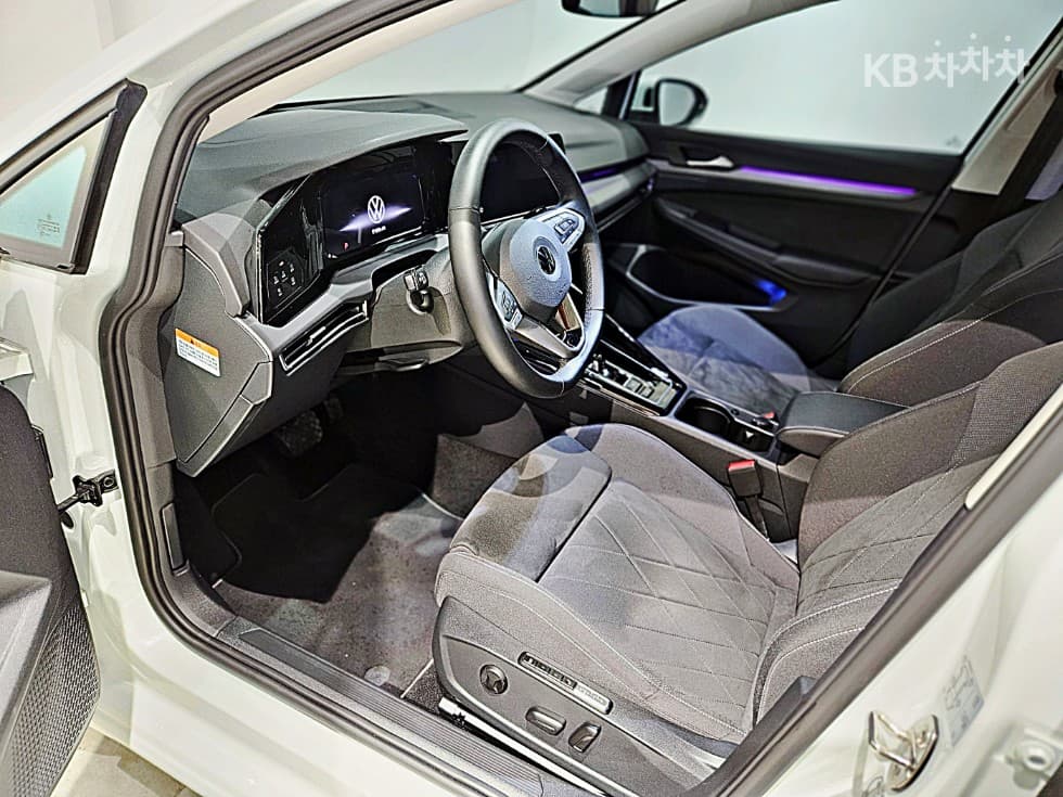 (361 of 7327)Volkswagen The Golf 8(MK8)2.0 TDI Prestige - 11