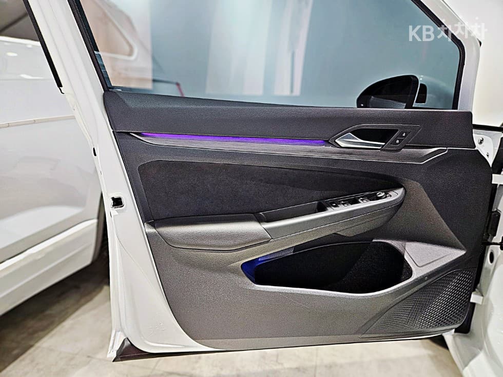 (361 of 7327)Volkswagen The Golf 8(MK8)2.0 TDI Prestige - 12