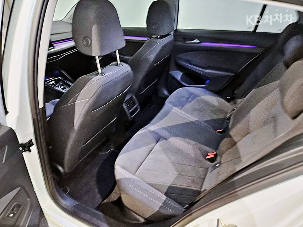 (361 of 7327)Volkswagen The Golf 8(MK8)2.0 TDI Prestige - 14