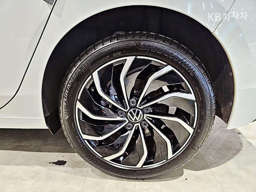 (361 of 7327)Volkswagen The Golf 8(MK8)2.0 TDI Prestige - 18