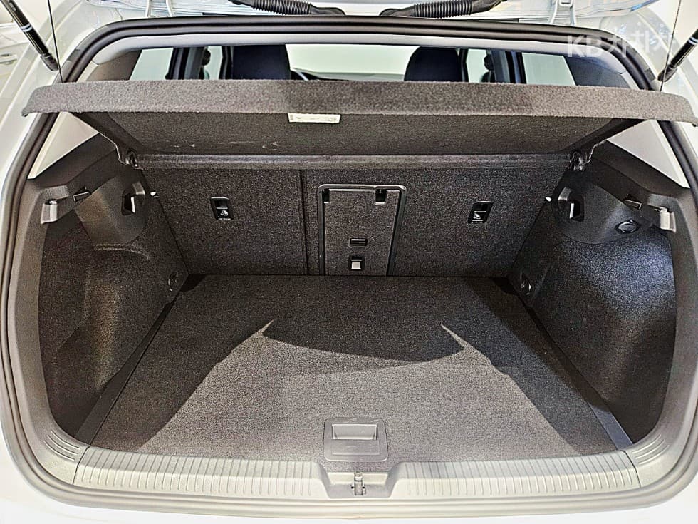 (361 of 7327)Volkswagen The Golf 8(MK8)2.0 TDI Prestige - 19