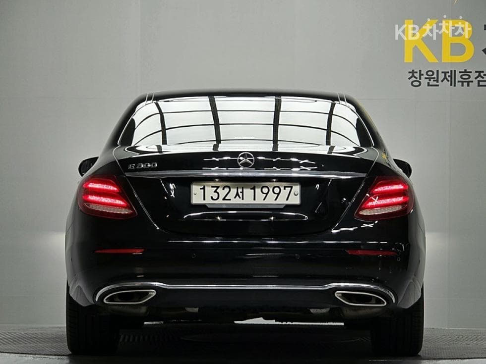 Mercedes-Benz Нов E-КласE300 Авангард W212 - 5