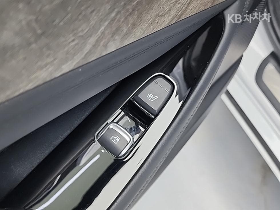 (360du7056)Kia K8 Hybrid 1.6 Turbo Noblesse Lite - 14