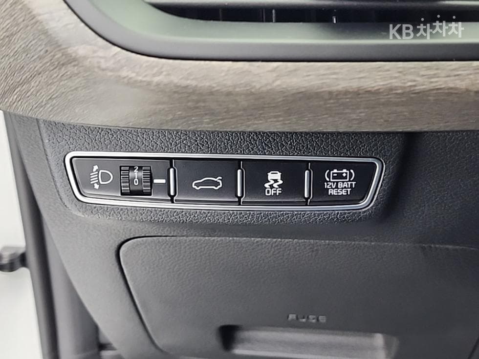 (360du7056)Kia K8 Hybrid 1.6 Turbo Noblesse Lite - 19