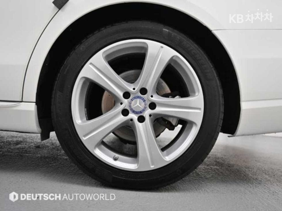 Mercedes-Benz E-Клас (W213)E200 Avantgarde - 5