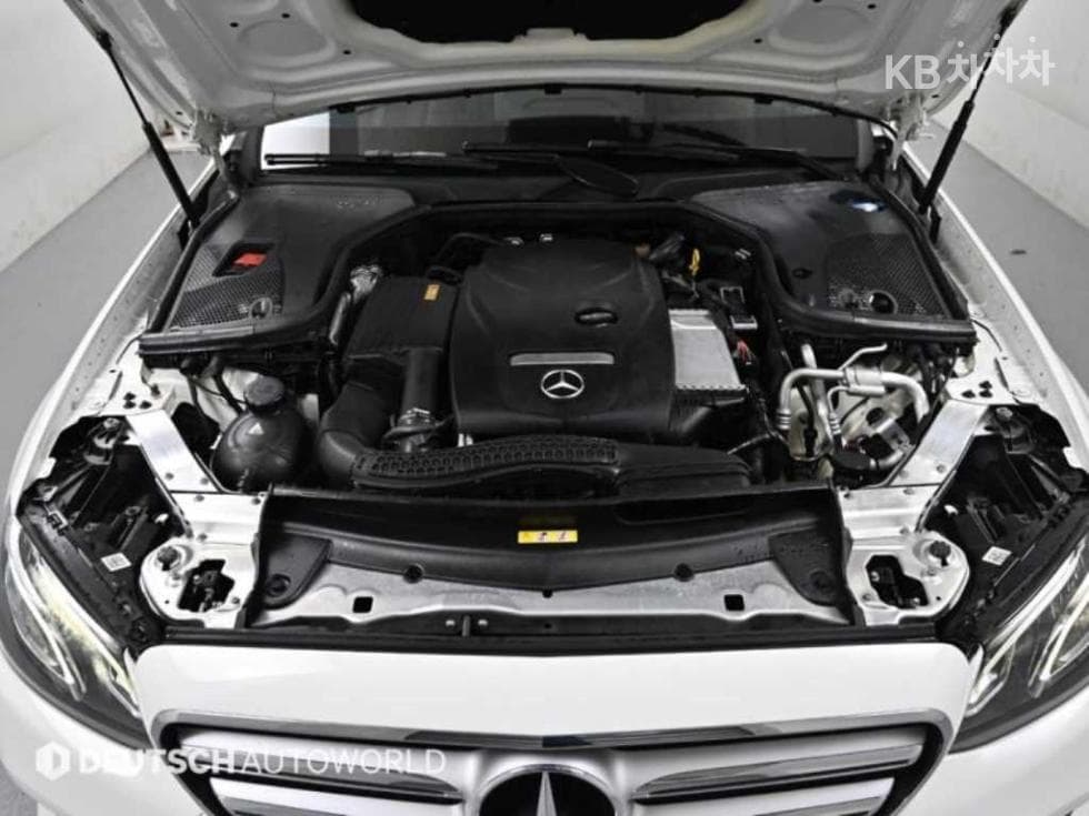 Mercedes-Benz E-Клас (W213)E200 Avantgarde - 6